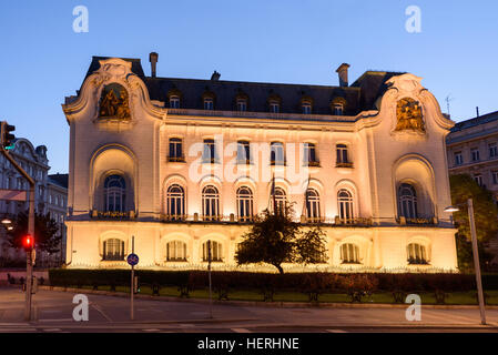 Bâtiment de l'ambassade française dans la nuit dans la vieille ville est un site du patrimoine mondial de l', vienne, autriche Banque D'Images