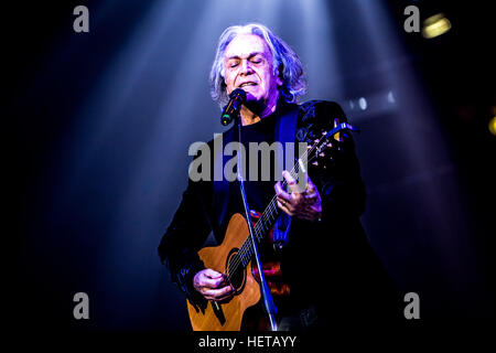 Milano, Italie. Dec 22, 2016. Ourson effectue live au Mediolanum Forum à Milan pour la dernière fois dans leur carrière. © Mairo Cinquetti/Pacific Press/Alamy Live News Banque D'Images