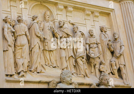 Sculpture du mariage de Joseph et Marie à la Santa Casa de Lorette, une grande destination de pèlerinage dans Hradcany, Prague, République Tchèque Banque D'Images