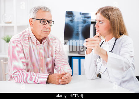 Médecin et patient Banque D'Images