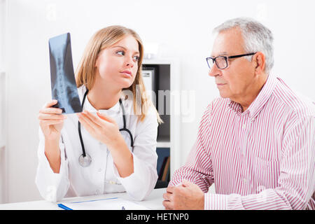 Médecin et patient Banque D'Images