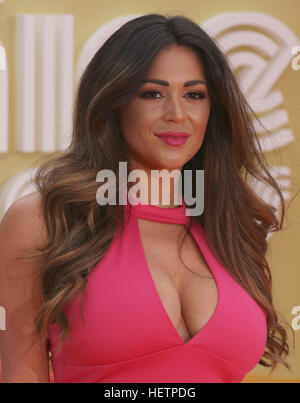 Londres - le 19 mai 2016 : Casey Batchelor assiste à la Nice Guys - UK film premiere Odeon Leicester Square à Londres Banque D'Images