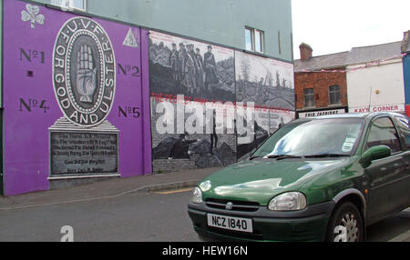Shankill Road-Mural -pourpre pour Dieu et de l'Ulster, à l'Ouest de Belfast, Irlande du Nord, Royaume-Uni Banque D'Images