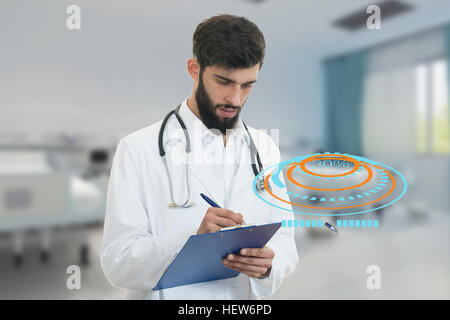 Inquiet jeune médecin avec barbe holding trombone avec symboles médicaux en arrière-plan Banque D'Images