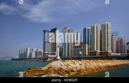 Kennedy Town, situé dans la partie ouest de l'île de Hong Kong, est nommé d'après le 7e gouverneur de Hong Kong, Arthur Edward Kennedy, et fait partie du district central et occidental. Banque D'Images
