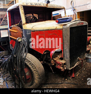 Leyland Motors, un constructeur automobile britannique, produisait des camions, des autobus et des trolleybus. Il est devenu plus tard une partie de British Leyland après avoir fusionné avec British Motor Holdings. Un vieux camion Leyland exposé au Ferrymead Heritage Park à Christchurch représente l’héritage industriel de l’entreprise. Banque D'Images