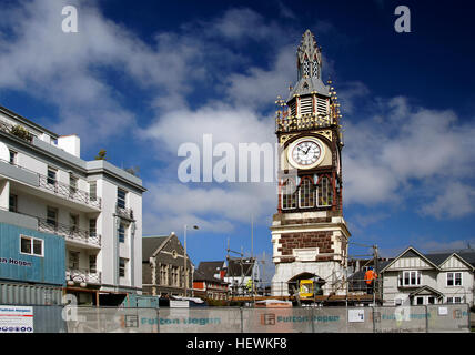 La Tour de l'horloge Victoria à Christchurch, Nouvelle-Zélande, a eu ses mains fixées à 16 h 12,51 depuis le tremblement de terre de 2011. La tour, construite pour commémorer le jubilé de diamant de la reine Victoria, devrait être entièrement restaurée à la suite de discussions concernant son rôle commémoratif. Banque D'Images