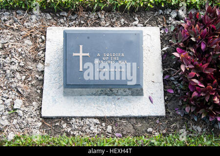 Tombe d'un soldat du Commonwealth inconnu au cimetière de guerre d'Imphal, Manipur, nord-est de l'Inde Banque D'Images