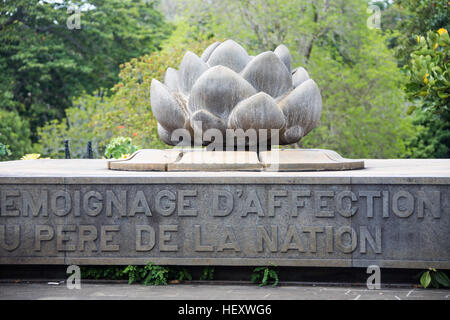 Monument à Sir Seewoosagur Ramgoolam, Premier Ministre, au Jardin Botanique SSR de pamplemousses, Maurice, Banque D'Images