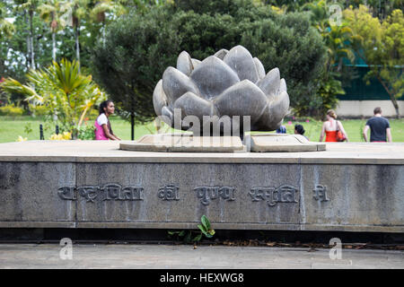 Monument à Sir Seewoosagur Ramgoolam, Premier Ministre, au Jardin Botanique SSR de pamplemousses, Maurice, Banque D'Images