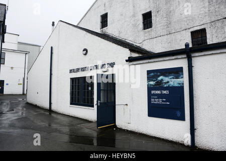 Carbost, ÉCOSSE - 05 septembre 2016 : Talisker Distillery est une île de single malt scotch whisky distillery Carbost, basée en Ecosse - la seule di Banque D'Images