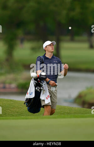 Jordan Spieth joue pour Dallas en 2011 le Jésuite UIL Texas State 5A Division Golf Championship à Austin, Texas. Banque D'Images