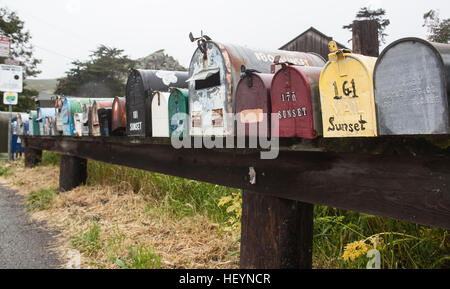 Mail, courrier, boîtes, rural, l'emplacement, sur la Route Nationale 1, la Pacific Coast Highway, PCH, Californie,USA,United States of America, Banque D'Images