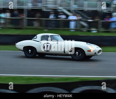 Nigel Greensall, Chris Milner, Jaguar E-Type, trophée Kinrara, Goodwood Revival 2016, 2016, des voitures classiques, Goodwood, Goodwood Revival, Goodwood Revival Banque D'Images