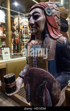 Mulberry Street Cigar Company dans Little Italy, NEW YORK, USA Banque D'Images