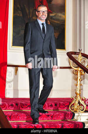 Photos de fichier : le 11 mai 2011 - Londres, Royaume Uni, Grande Bretagne - 25 décembre 2016 - Georgios Kyriacos Panayiotou connu professionnellement comme George Michael meurt à l'âge de 53 ans. Il était un chanteur, auteur-compositeur et producteur de disques, qui a connu la gloire en tant que membre du duo Wham !. Il était plus connu dans les années 1980 et 1990 avec son style de post-disco dance-pop. Michael a vendu plus de 80 millions de disques à travers le monde. 1987 son premier album solo, foi, vendu plus de 20 millions d'exemplaires dans le monde entier. Credit : ZUMA Press, Inc./Alamy Live News Banque D'Images