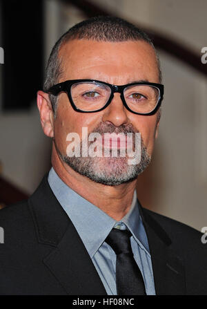 Photos de fichier : le 11 mai 2011 - Londres, Royaume Uni, Grande Bretagne - 25 décembre 2016 - Georgios Kyriacos Panayiotou connu professionnellement comme George Michael meurt à l'âge de 53 ans. Il était un chanteur, auteur-compositeur et producteur de disques, qui a connu la gloire en tant que membre du duo Wham !. Il était plus connu dans les années 1980 et 1990 avec son style de post-disco dance-pop. Michael a vendu plus de 80 millions de disques à travers le monde. 1987 son premier album solo, foi, vendu plus de 20 millions d'exemplaires dans le monde entier. Credit : ZUMA Press, Inc./Alamy Live News Banque D'Images