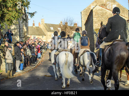 Brigstock, Northamptonshire, Angleterre. 12Th sep 2016. Les cavaliers et les chevaux à la chasse au Boxing Day organisé par la chasse au Pytchley Brigstock, Northamptonshire, Angleterre, le 26 décembre 2016 © miscellany/Alamy Live News Banque D'Images