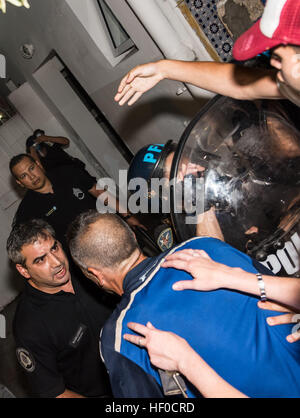 Buenos Aires, Argentine. 12Th sep 2016. Voisins musicaux pour protester contre l'assassinat de Brian, un jeune de 14 ans, se retrouvent dans une violente la plus des 38¼ precint au Flores Quartier, Buenos Aires, Argentine. © Maximiliano Ramos/ZUMA/Alamy Fil Live News Banque D'Images