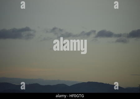 Puerto Ordaz, Venezuela, le 27 décembre 2016. Coucher de soleil sur cette ville dans ce pays du Sud Aerican. Credit : Jorgeprz/Alamy Live News Banque D'Images