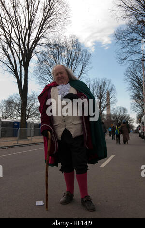 Mickey Scroggins va 'Où que Benjamin Franklin est nécessaire, dit l'interprète historique autonomes de Benjamin Franklin qui a été représentant Franklin en visites guidées pendant 25 ans. Mickey était avec un groupe de 100 étudiants qui étaient à Washington pour la 57e Cérémonie d'investiture le lundi, Janvier 21, 2013. 'Je suis à Williamsburg, Philadelphie, Washington en donnant des visites et saluer les gens et ses conférences.' l'inauguration présidentielle comprenaient la prestation de serment, Discours, défilé inaugural et de nombreuses balles inaugurale et galas en l'honneur du président élu de l'Unite Banque D'Images