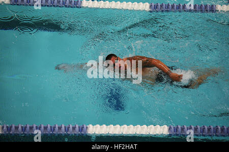 Le Sgt. Michael Wishnia, de Livingston, New Jersey, courses à finir le 100 mètres nage libre à la nage 2014 Jeux de guerrier le 30 septembre 2014, à l'United States Olympic Training Center de Colorado Springs, Colorado. L'équipe de Marin est composée d'un service actif et anciens combattants blessés, malades et blessés marines qui sont jointes ou soutenu par le guerrier blessé Regiment, le service officiel de la Marine Corps chargé d'offrir des soins de rétablissement non médicaux aux blessés, malades et blessés des Marines. Le Guerrier Jeux sont un concours de style paralympique pour plus de 200 blessés, malades un Banque D'Images