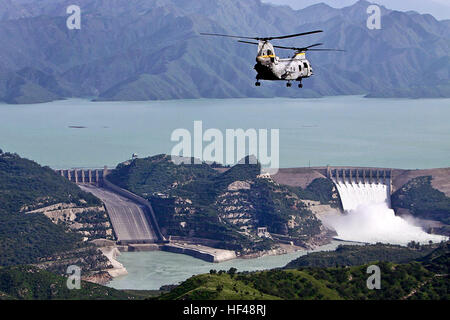 Barrage de Tarbela pendant les inondations de 2010 Banque D'Images