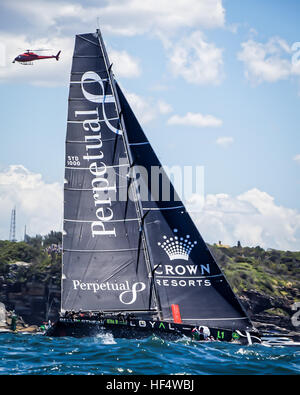 Sydney, Australie. 12Th sep 2016. Anthony Bell's 'fidèles' perpétuelle sur la photo suivant le début de la Rolex Sydney Hobart Yacht Race. Fidèle perpétuelle a remporté la bataille d'être d'abord par le biais de chefs de Sydney et dans l'océan Pacifric. © Hugh Peterswald/Pacific Press/Alamy Live News Banque D'Images