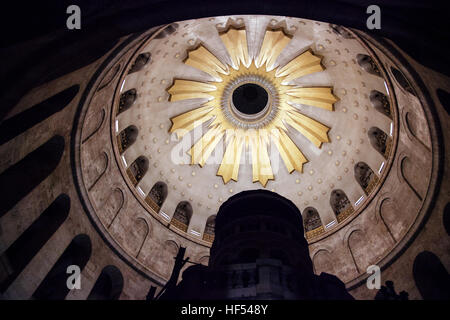 Jérusalem, Israël - 10 novembre 2013 : le toit de Rotunda qui encercle Edicula dans Saint-sépulcre Église de Jérusalem Banque D'Images