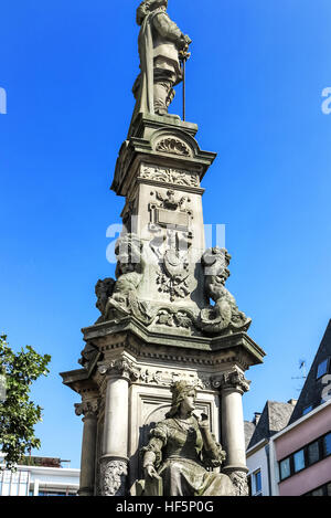 Jan von Werth - Fontaine (inauguré en 1884), à l'Alter Markt à Cologne, Allemagne Banque D'Images