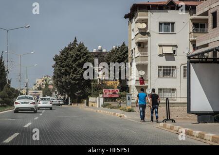 Turquie - Reyhanli - Ville des contrebandiers - 21/09/2015 - Turquie / Istanbul / Reyhanli - Street atmosphère dans Reyhanli. Cette petite ville située sur la frontière syrienne, est connu pour abriter de nombreuses mafias qui font le commerce tout ce qui vient de la Syrie. - Chris Huby / Le Pictorium Banque D'Images