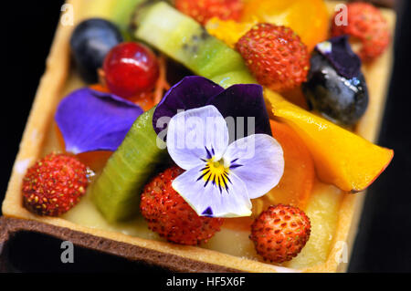 Des gâteaux aux fruits. Alimentaria, Nourriture et boissons International Exposition, L'Hospitalet de Llobregat, Barcelone, Catalogne, Espagne Banque D'Images