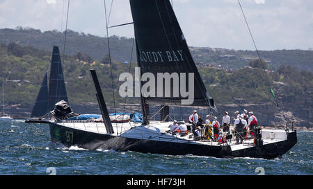 Le super-maxi yacht Beau Geste se prépare pour le début de l'Assemblée Sydney to Hobart yacht race. Banque D'Images