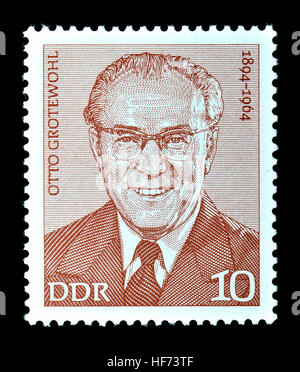 Timbre de l'Allemagne de l'Est (1974) Otto Grotewohl (1894 - 1964) homme politique allemand et premier premier ministre de la République démocratique allemande de 1949 u Banque D'Images