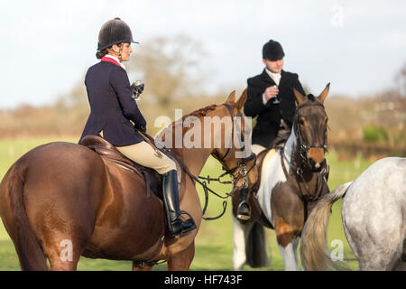 Faites glisser le Cheshire et chiens de chasse suit les ligne Doyen près de Wilmslow Cheshire , l'Angleterre d'aujourd'hui (Boxing Day , lundi 26 Banque D'Images