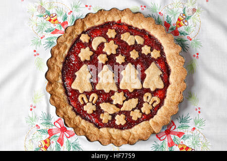 Linzer torte décorée pour Noël Banque D'Images