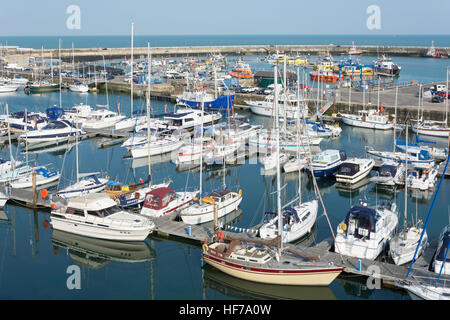 Royal Harbour Marina, Ramsgate, Île de Thanet, dans le Kent, Angleterre, Royaume-Uni Banque D'Images