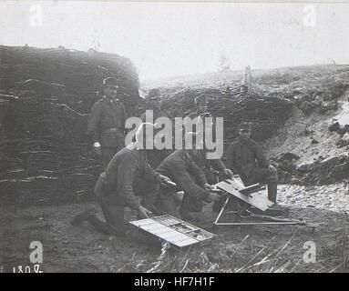 Infanterie-Geschütz 37mm de Erbringung von. 33 Zarzece Schützenregiment, suis Stochod. 15694244) Banque D'Images