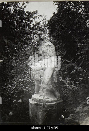 Cette image du *Vittorio*, datant de la première Guerre mondiale, fait partie des collections Europeana. Il montre le navire comme faisant partie des opérations navales pendant la guerre, soulignant le rôle des navires militaires dans la logistique et la stratégie de guerre. Banque D'Images