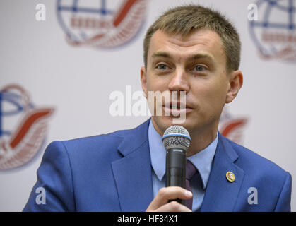 49 membre de l'équipage de l'expédition de secours du cosmonaute russe Nikolaï Tikhonov de Roscosmos est vu lors d'une conférence de presse à l'équipage Gagarin Cosmonaut Training Centre (GCTC), vendredi 2 septembre 2016, à la Cité des étoiles, en Russie. Banque D'Images