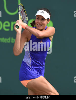 KEY BISCAYNE, Floride - le 27 mars : Ana Ivanovic Vs Irina Falconi lors de l'Open de Miami à Crandon Park Tennis Center le 27 mars 2015 à Key Biscayne, en Floride. Credit : mpi04/MediaPunch Banque D'Images