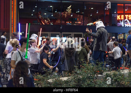 Austin, Texas, États-Unis. 28 Dec, 2016. Des centaines de fans sont venus à l'Alamo Drafthouse à Austin, TX à l'honneur et le deuil de l'actrice Carrie Fisher. © Rustin Gudim/ZUMA/Alamy Fil Live News Banque D'Images