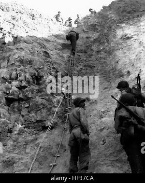 Falaises de la Pointe du Hoc 01 Banque D'Images