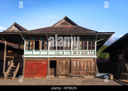 Maison traditionnelle malaisienne à Sumatra, en Indonésie. Banque D'Images