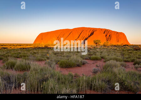 Uluru, Centre Rouge, Territoire du Nord, Australie. Banque D'Images