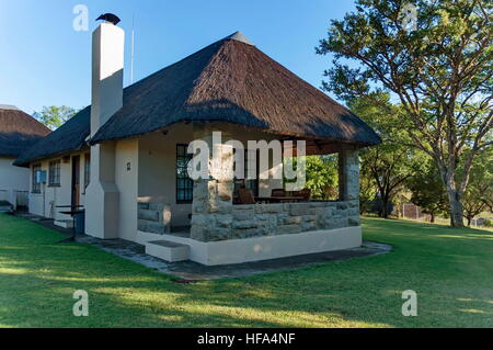 Maison de repos au Parc Royal Natal dans la montagne du Drakensberg, Afrique du Sud Banque D'Images