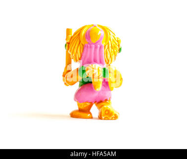 GOMEL, Bélarus - 13 septembre 2016 : Kinder Surprise jouet miniature, tigre par Ferero. Ferrero SpA est un fabricant italien de chocolat de marque. Banque D'Images