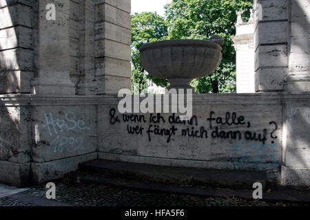 Graffiti dans Berlin Banque D'Images