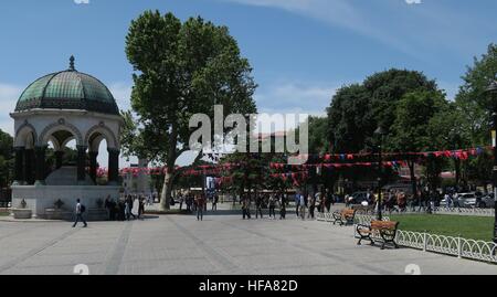 Fontaine allemande - Deutscher Brunnen - et l'ancien hippodrome de Constantinople, à Istanbul, Turquie Banque D'Images