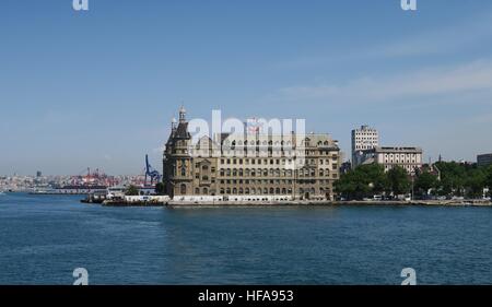 La gare de Haydarpasa à Kadikoy, monument symbole d'Istanbul, Turquie Banque D'Images